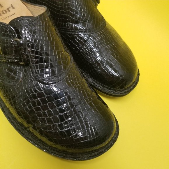 Finn Comfort womens 10 EUR 43 Black Patent Leather Croc Reptile Clogs Slide - Picture 6 of 10